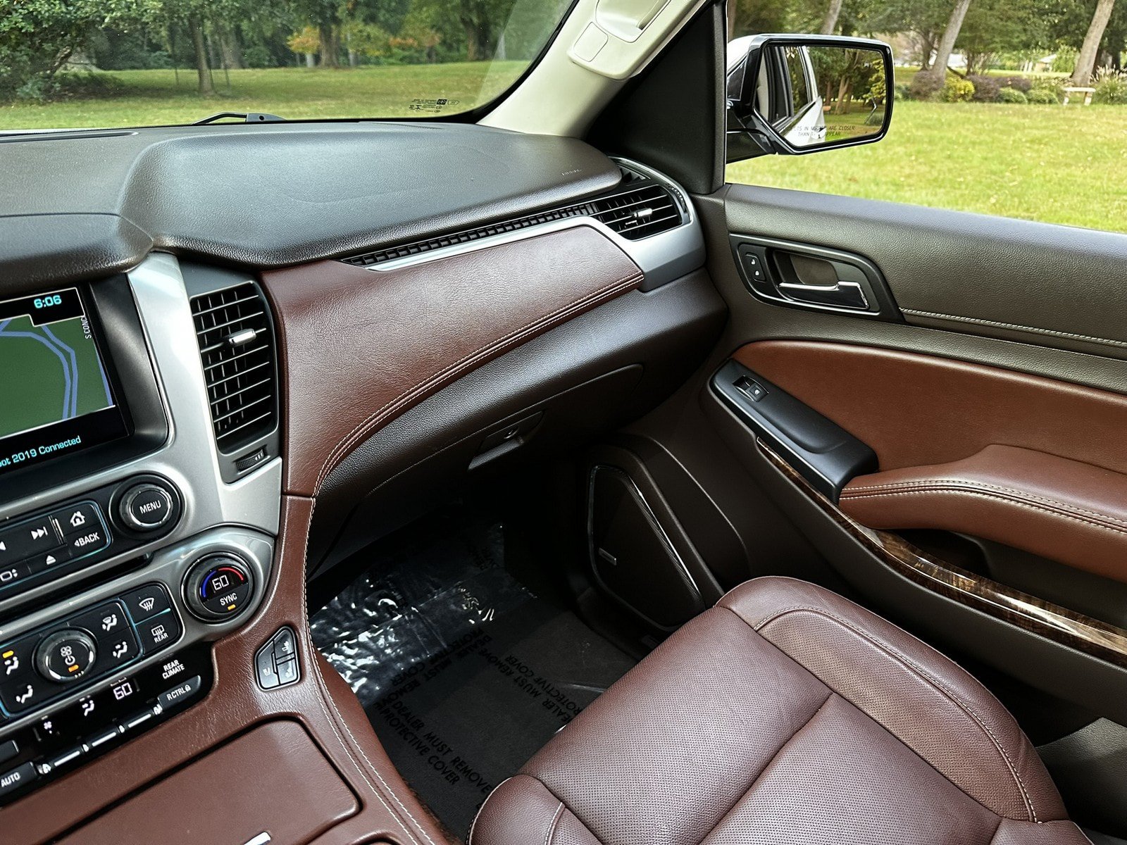 Used 2018 Chevrolet Suburban Premier AWD/4WD image 15