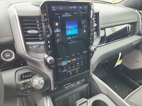 New 2026 RAM 1500 Laramie AWD/4WD image 12