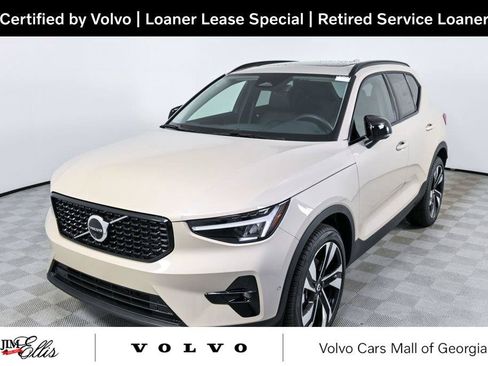 Used 2026 Volvo XC40 B4 Plus w/ Protection Package Premier FWD image 1