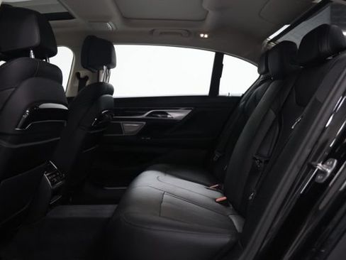 Used 2017 BMW 740i xDrive AWD/4WD image 31