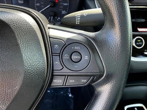 Used 2025 Toyota Corolla LE image 20