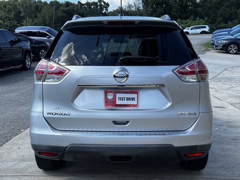 Used 2016 Nissan Rogue SV AWD/4WD image 5