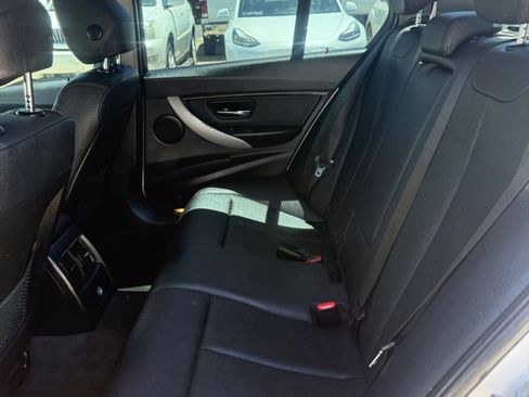 Used 2018 BMW 320i Sedan RWD image 10