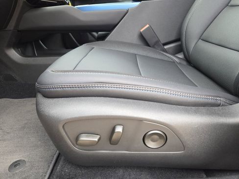 New 2026 Chevrolet Equinox EV LT AWD/4WD image 13