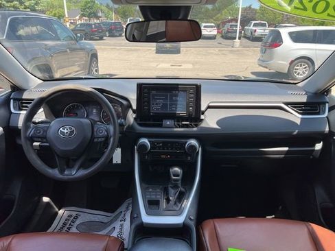 Used 2020 Toyota RAV4 LE w/ All Weather Liner Package AWD/4WD image 15