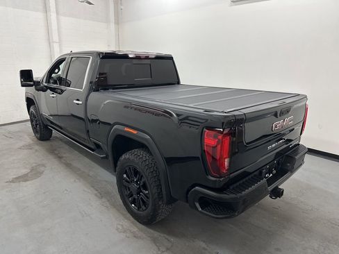 Used 2021 GMC Sierra 2500 Denali w/ Denali Black Diamond Edition image 18