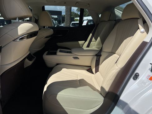 Used 2019 Lexus LS 500 RWD image 31