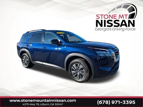 Used 2024 Nissan Pathfinder SV image 1