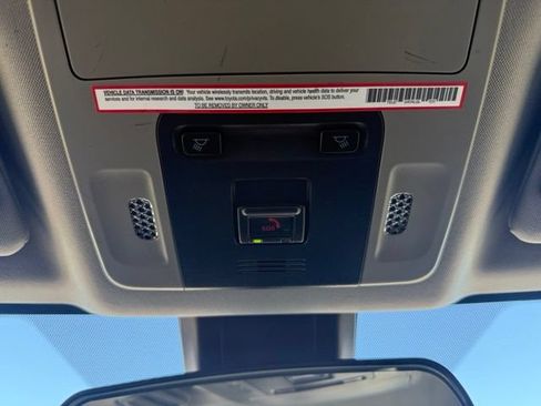 Used 2022 Toyota Camry SE w/ Carpet Mat Package (TMS) FWD image 20