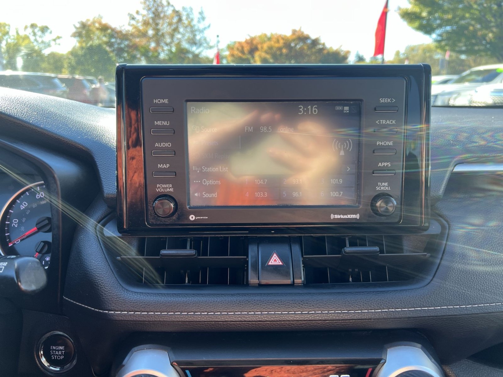 Used 2021 Toyota RAV4 XLE AWD/4WD image 18