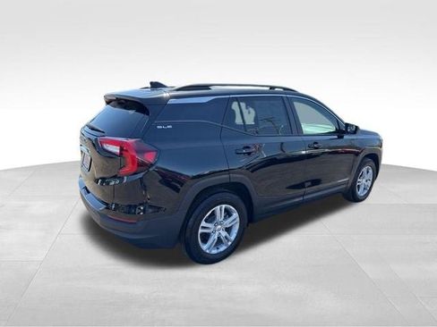 Used 2023 GMC Terrain SLE w/ Driver Convenience Package FWD image 4