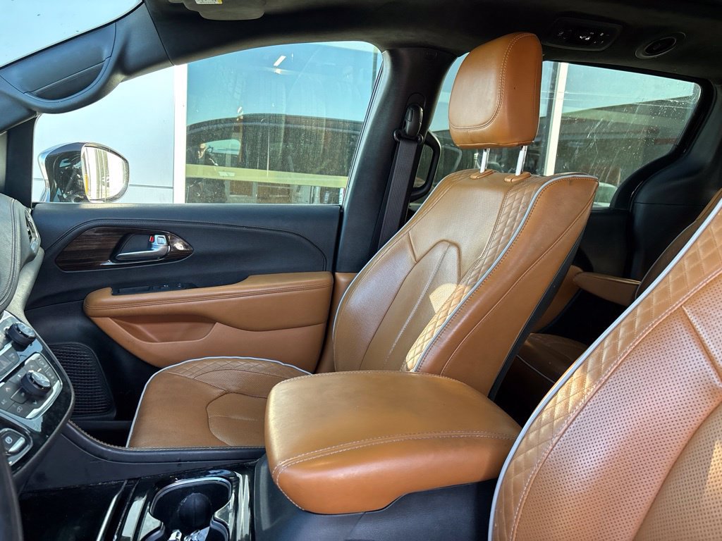 Used 2022 Chrysler Pacifica Pinnacle FWD image 5