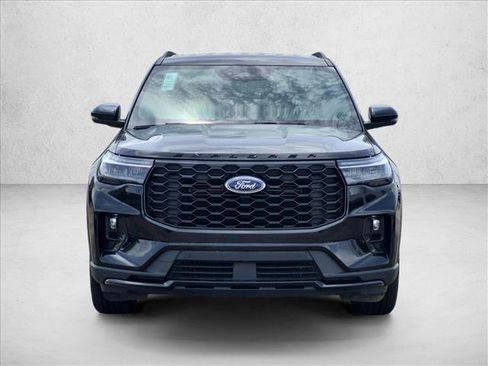 Used 2025 Ford Explorer ST-Line AWD/4WD image 2