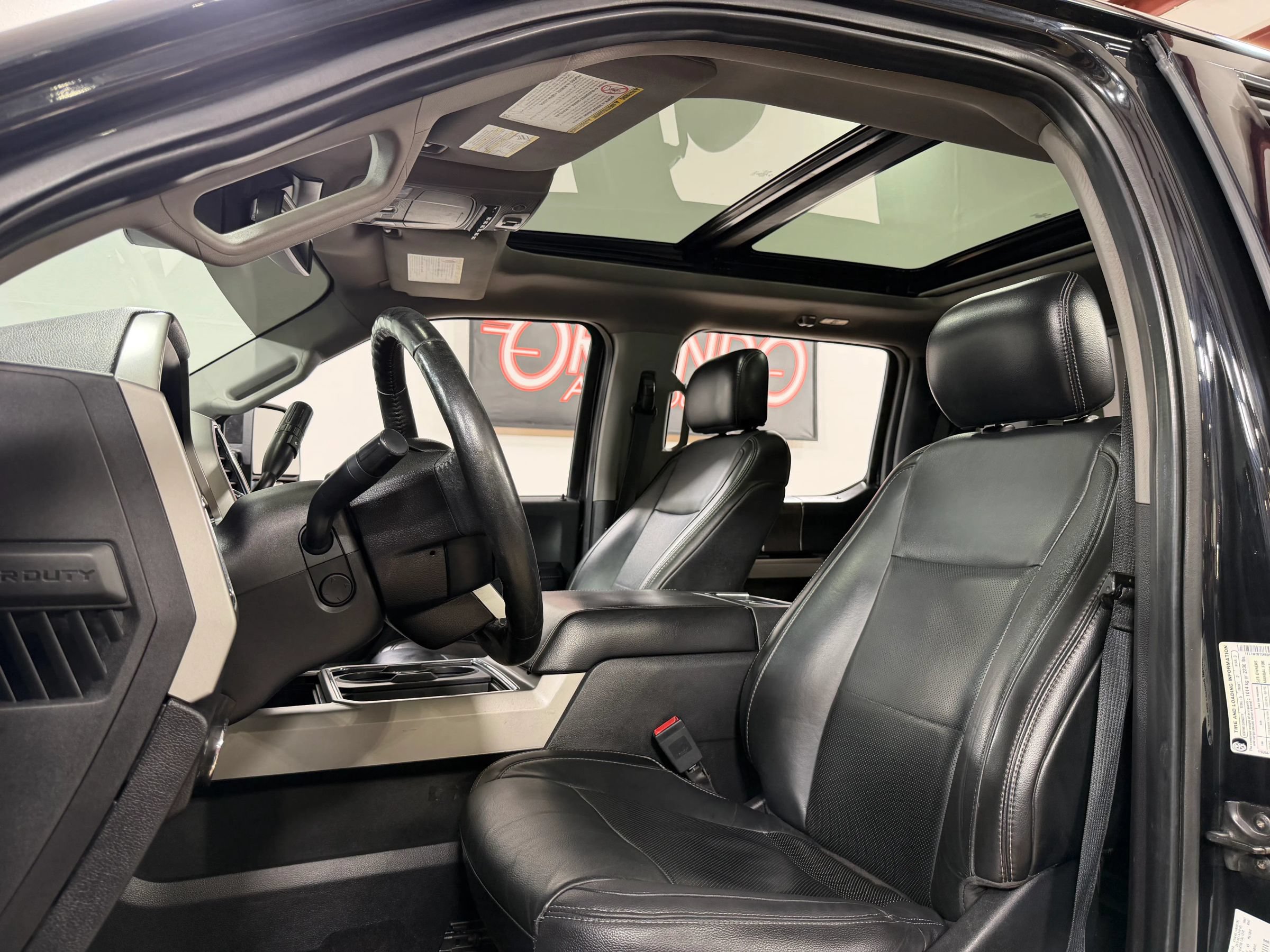 Used 2019 Ford F250 Lariat w/ Lariat Ultimate Package AWD/4WD image 14
