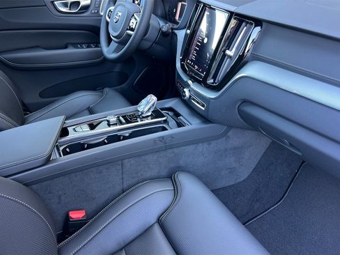 New 2025 Volvo XC60 B5 Ultra w/ Protection Package Premier image 15