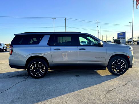 Used 2024 Chevrolet Suburban RST image 5