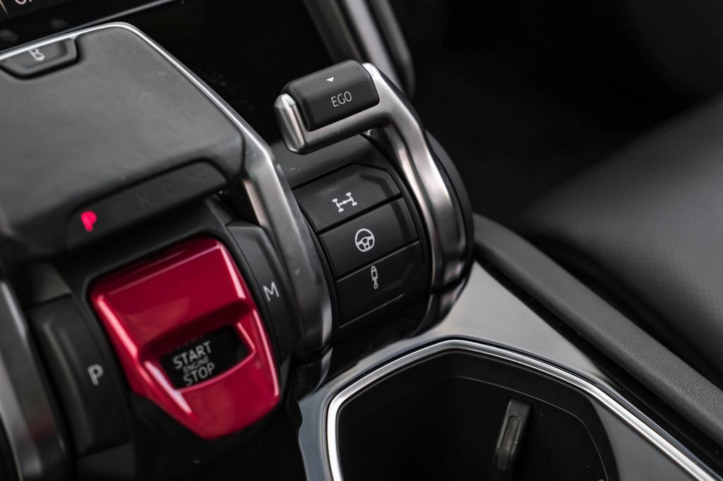 Used 2022 Lamborghini Urus AWD/4WD image 30
