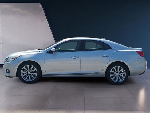 Used 2014 Chevrolet Malibu LT image 2