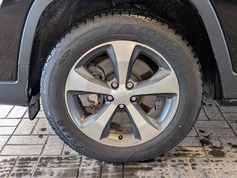 Certified 2020 Jeep Cherokee Limited image 13