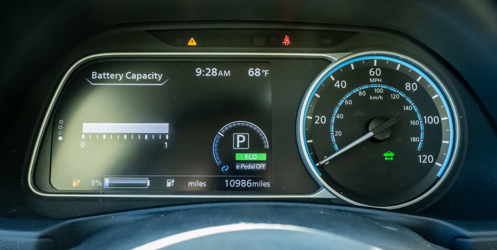 Used 2025 Nissan Leaf S FWD image 17