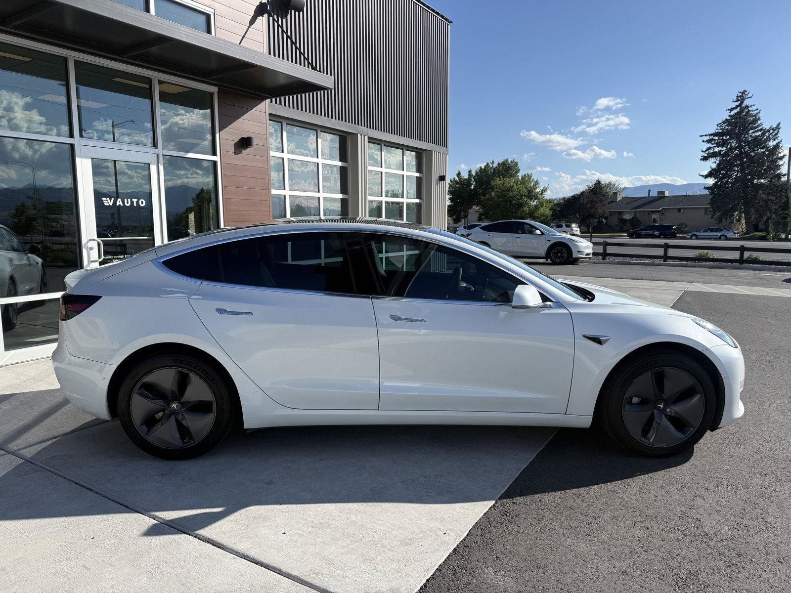 Used 2019 Tesla Model 3 Standard Range Plus RWD image 9