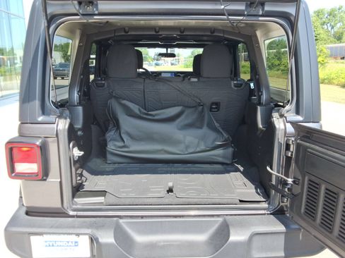 Used 2021 Jeep Wrangler Unlimited Sport AWD/4WD image 33