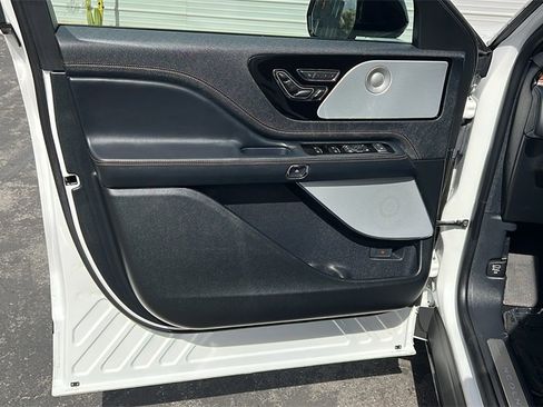 Used 2025 Lincoln Aviator Black Label w/ Black Label Special Edition image 15