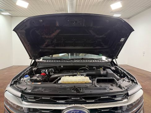 Used 2024 Ford Expedition Limited AWD/4WD image 19