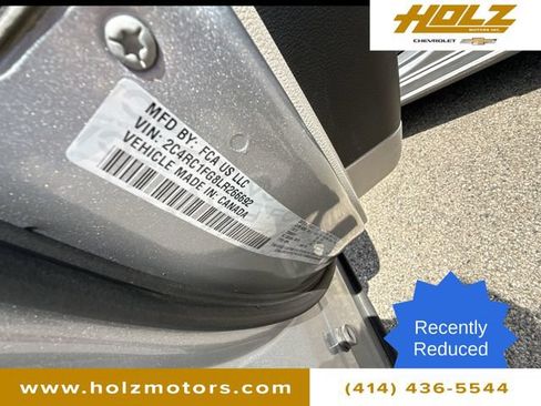 Used 2020 Chrysler Pacifica Touring FWD image 32