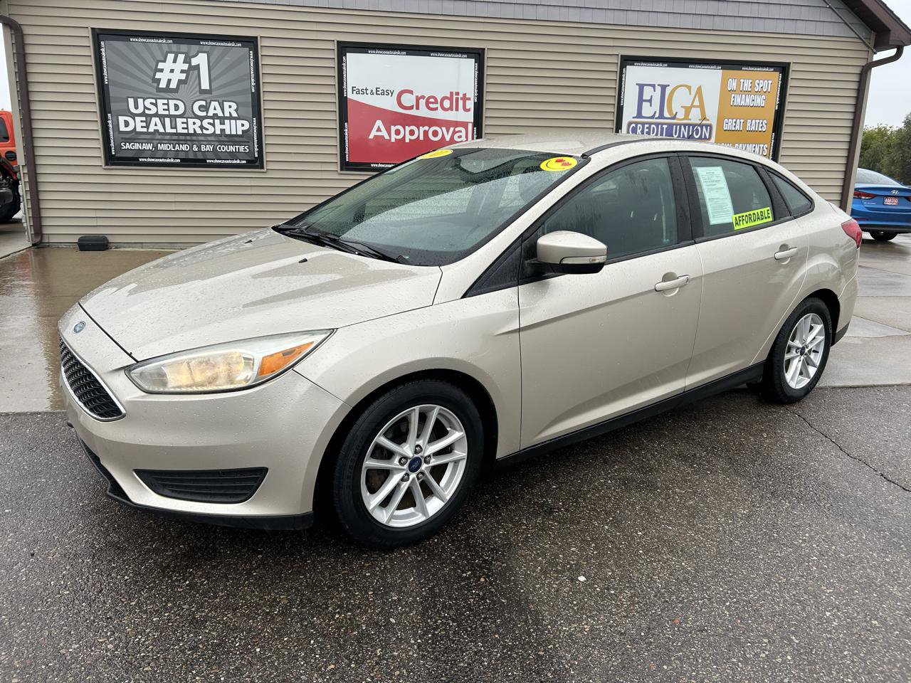 Used 2017 Ford Focus SE FWD image 1