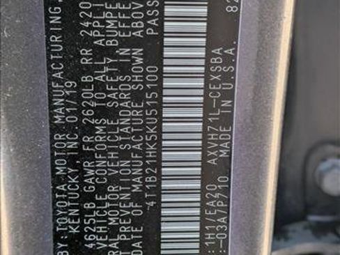 Used 2019 Toyota Camry SE image 16