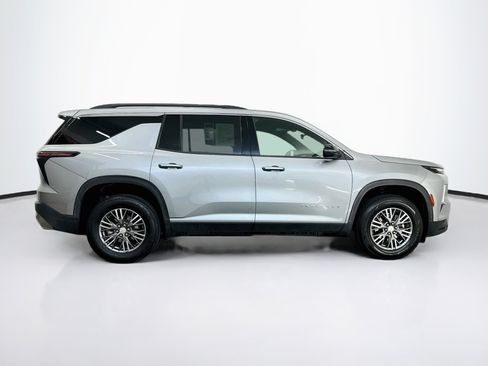 Used 2025 Chevrolet Traverse LT AWD/4WD image 10