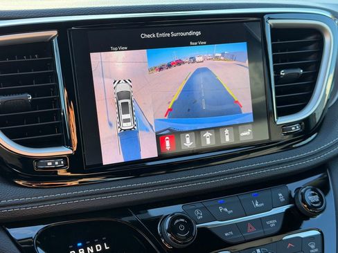 New 2026 Chrysler Pacifica Select FWD image 17