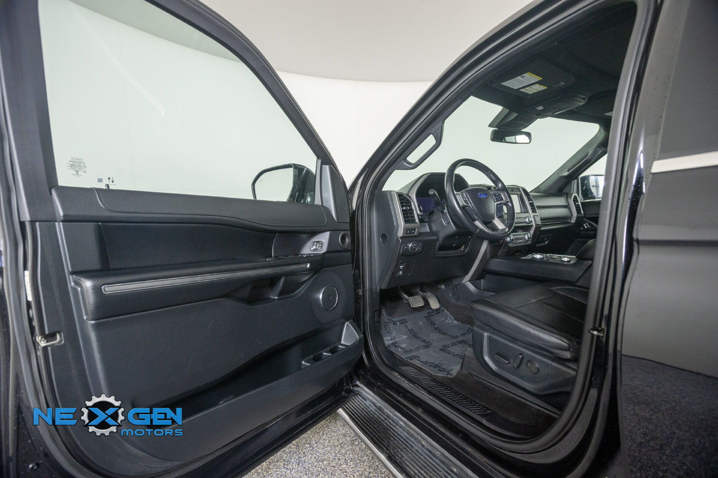 Used 2021 Ford Expedition Max XLT AWD/4WD image 11