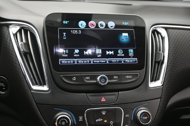 Used 2017 Chevrolet Malibu LT FWD image 23