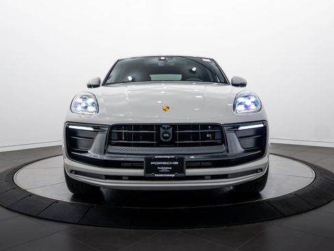 Certified 2026 Porsche Macan AWD/4WD image 10