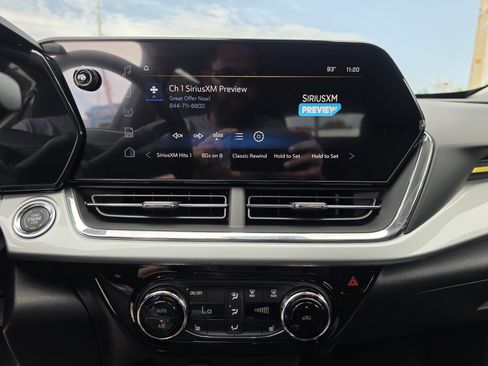 New 2026 Chevrolet Trax LT w/ Sunroof Package FWD image 26