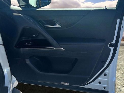 Used 2023 Lexus LX 600 4WD w/ Premium Package image 28