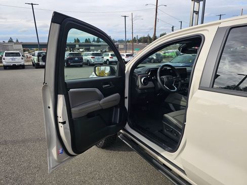 New 2026 Chevrolet Colorado ZR2 w/ Technology Package image 19