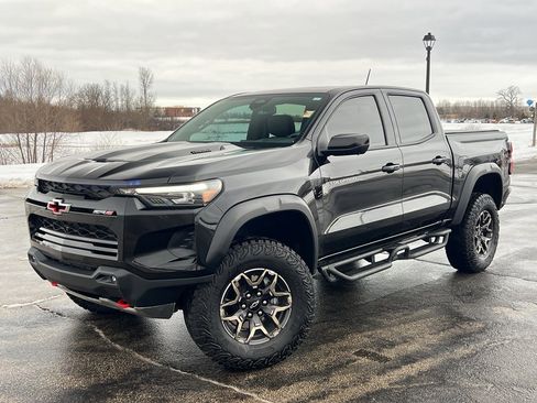 Used 2025 Chevrolet Colorado ZR2 w/ Technology Package image 40