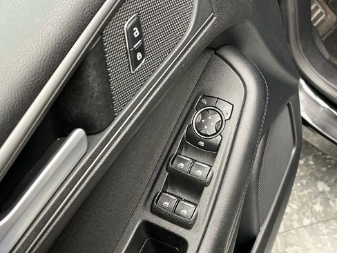 Used 2018 Ford Edge SE image 7