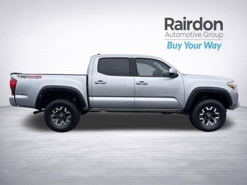 Used 2018 Toyota Tacoma TRD Off-Road image 9