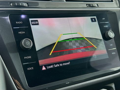 Used 2022 Volkswagen Tiguan SE image 21