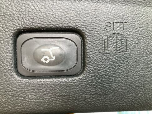 Used 2020 Ford Edge SEL w/ Convenience Package image 29