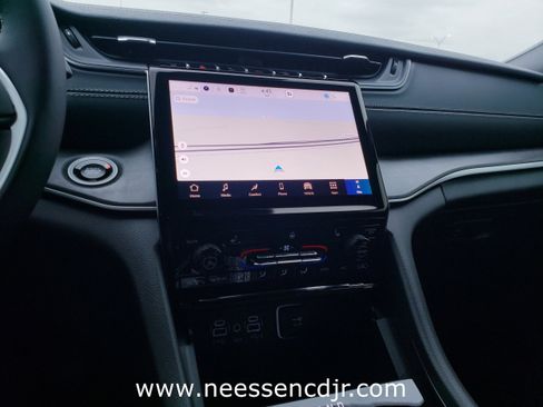 New 2025 Jeep Grand Cherokee Limited image 32