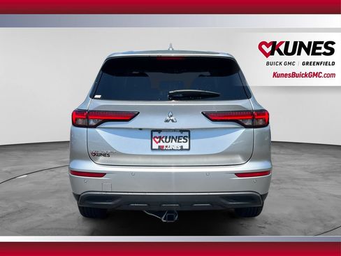 Used 2022 Mitsubishi Outlander ES AWD/4WD image 9