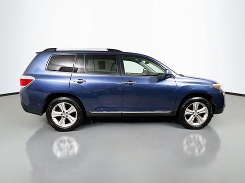 Used 2013 Toyota Highlander Limited FWD image 3