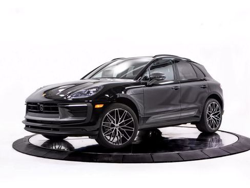 Certified 2026 Porsche Macan Turbo AWD/4WD image 1