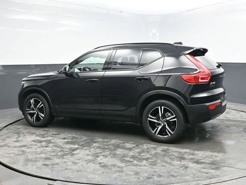 Used 2024 Volvo XC40 B5 Core image 4