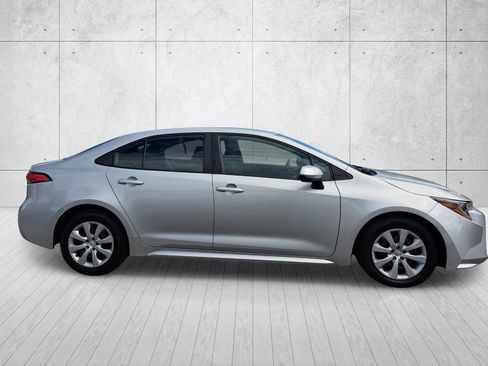 Used 2024 Toyota Corolla LE FWD image 4
